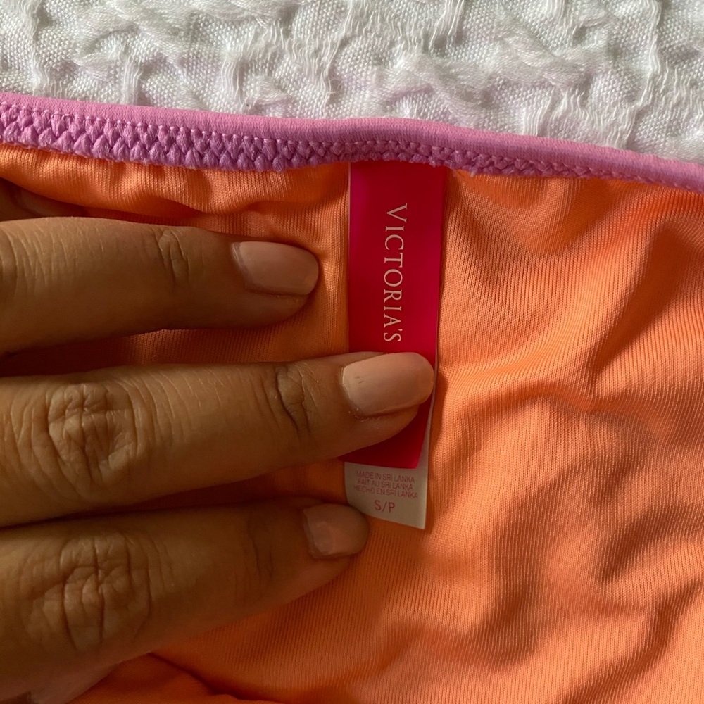 BUNDLE! Victoria’s Secret Bikini Tops and Bottoms - Picture 4 of 5